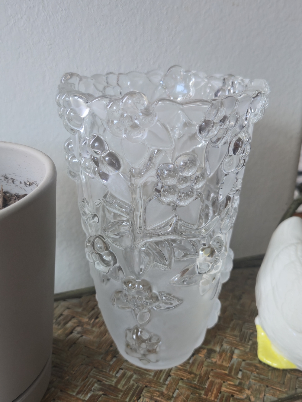 Mikasa Cherry Blossom Crystal Vase Frosted Clear Floral Scalloped Rim 8"